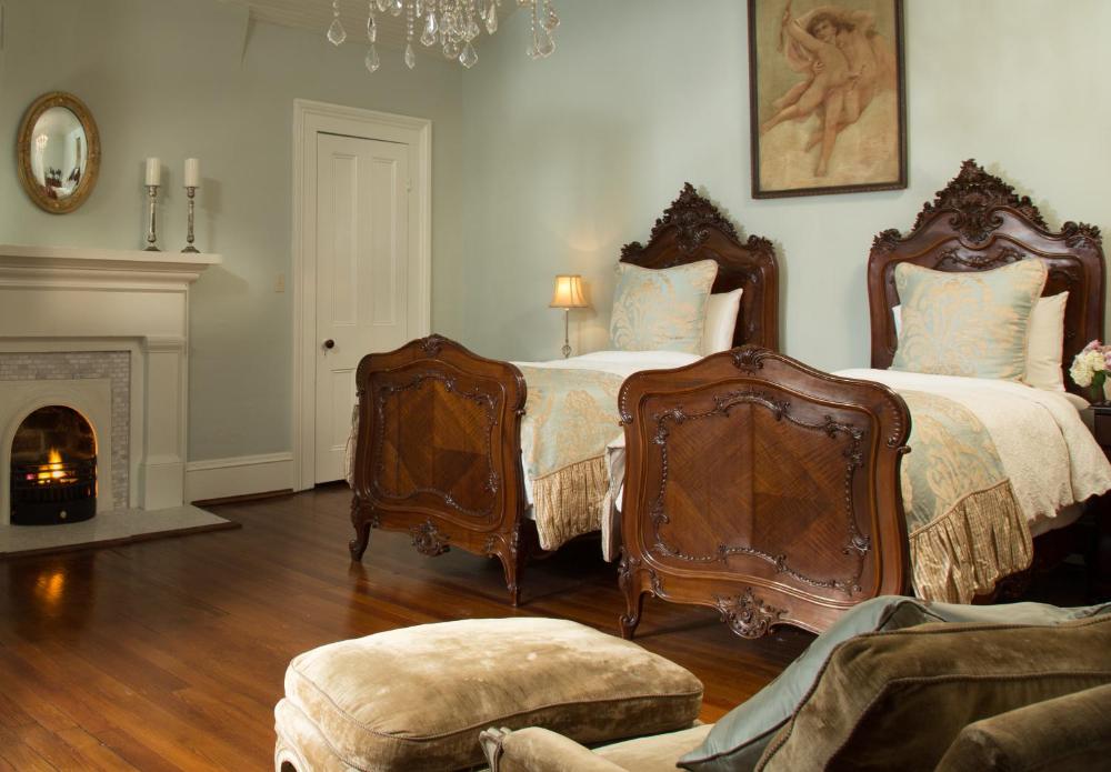 King Suite interior